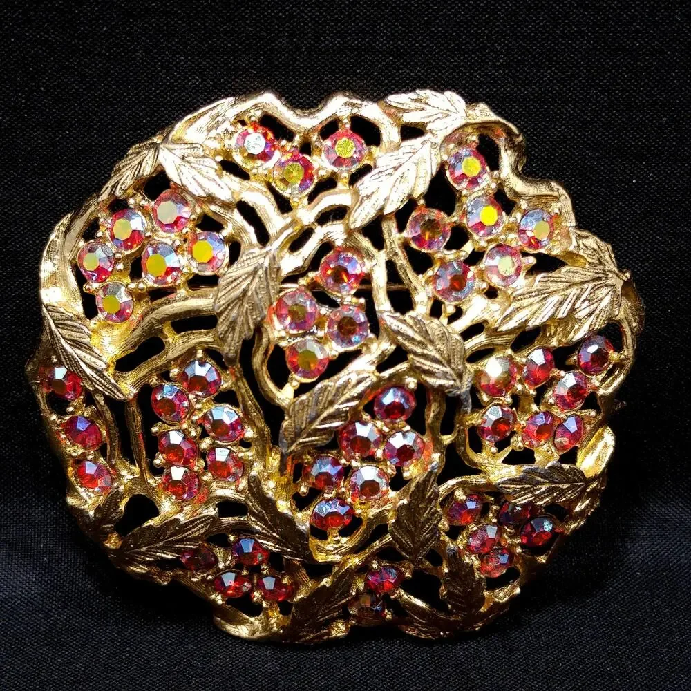Sarah Coventry Red AB Rhinestone Gold Leaf Brooch 1960s Signed 2.25" - Picture 4 of 10